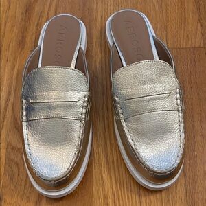 NWOT AEROSOLES Salome Gold Metallic Silver Slip-On Loafers